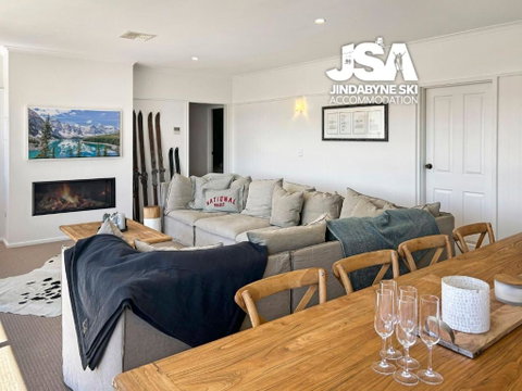 Avalon - Geraldton Accommodation 1
