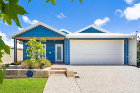 AZZURE On WATERVILLE - Geraldton Accommodation 0
