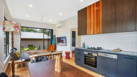 Barefoot - Pearl Beach Wifi Family Friendly - Geraldton Accommodation 3