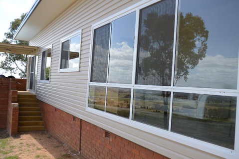 BATHURST GOLDFIELDS RESIDENCE On MOUNT PANORAMA - Geraldton Accommodation 3