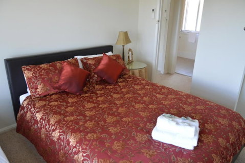 BATHURST GOLDFIELDS RESIDENCE On MOUNT PANORAMA - Geraldton Accommodation 2