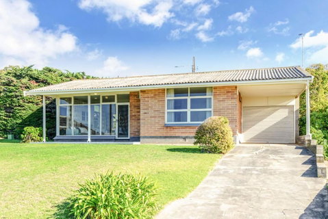 Battye Cottage Beautiful Sea Views All Year Round - Geraldton Accommodation 2