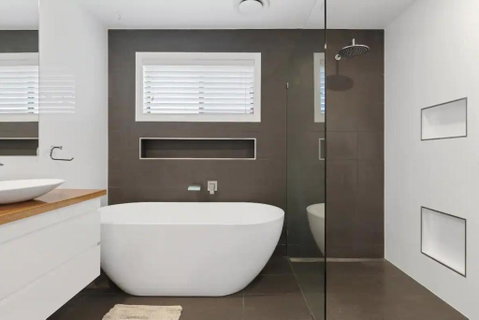 Bay Escape, 32 Wahgunyah Rd - Beautiful Property With Boat Parking, WiFi And Ducted Air Conditioning - Geraldton Accommodation 3