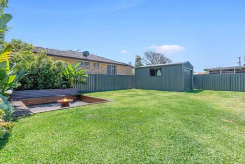 Bay Escape, 32 Wahgunyah Rd - Beautiful Property With Boat Parking, WiFi And Ducted Air Conditioning - Geraldton Accommodation 0