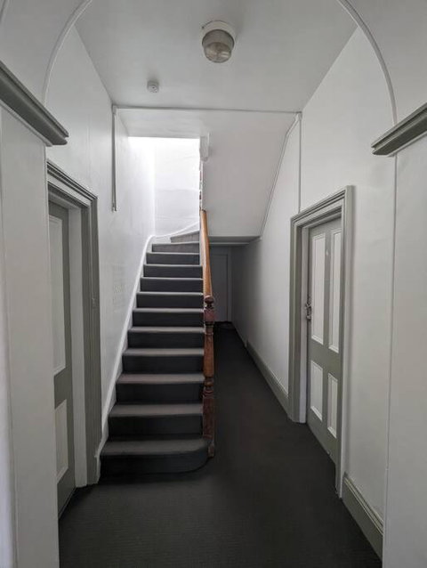 Bayley 2 - Walk To City From 2 Bedroom Apartment With City And Mountain Views - Geraldton Accommodation 2