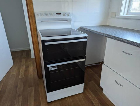 Bayley 2 - Walk To City From 2 Bedroom Apartment With City And Mountain Views - Geraldton Accommodation 4