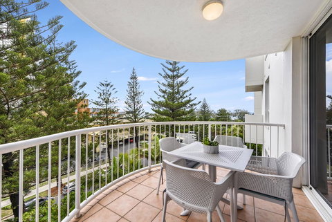 The Ritz Resort Heated Pool - Geraldton Accommodation 16