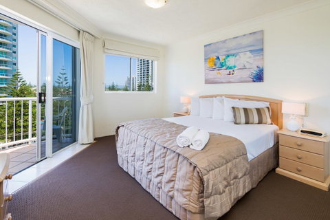 The Ritz Resort Heated Pool - Geraldton Accommodation 26