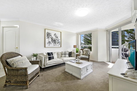 The Ritz Resort Heated Pool - Geraldton Accommodation 22