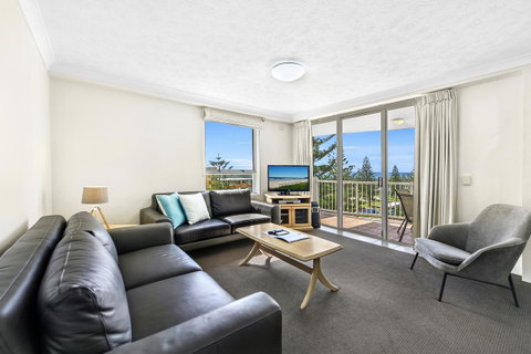 The Ritz Resort Heated Pool - Geraldton Accommodation 2