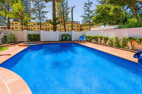 The Ritz Resort Heated Pool - Geraldton Accommodation 27