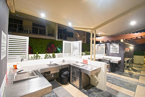Trilogy Surfers Paradise - Geraldton Accommodation 5