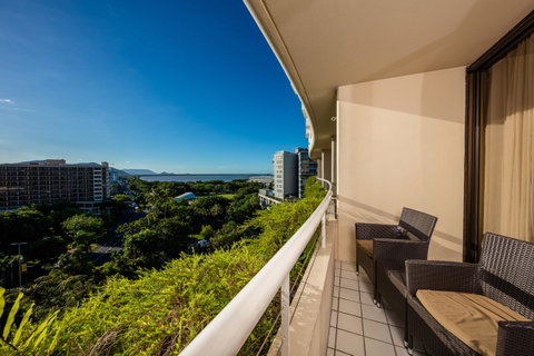 Hilton Cairns - Geraldton Accommodation 27
