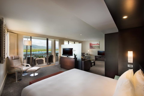 Hilton Cairns - Geraldton Accommodation 15