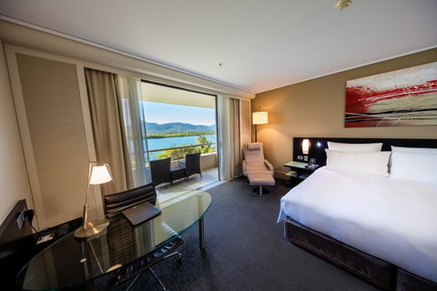 Hilton Cairns - Geraldton Accommodation 3