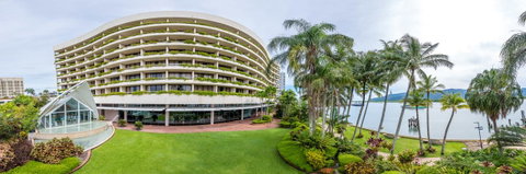 Hilton Cairns - Geraldton Accommodation 18