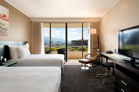 Hilton Cairns - Geraldton Accommodation 33