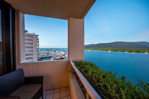 Hilton Cairns - Geraldton Accommodation 30
