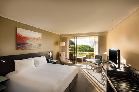 Hilton Cairns - Geraldton Accommodation 9