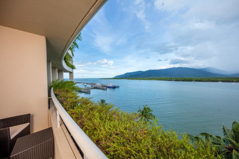 Hilton Cairns - Geraldton Accommodation 5