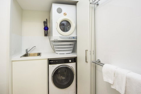 1 Bright Point Apartment 1504 - Geraldton Accommodation 14