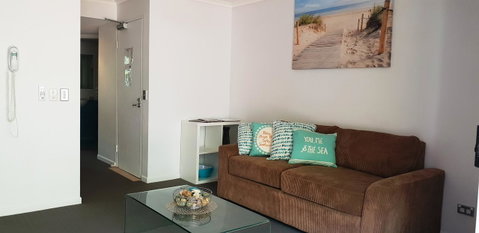 Surfers Beach Resort 2 - Geraldton Accommodation 10