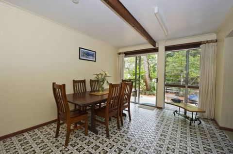 Magnetic Island Holiday House - Geraldton Accommodation 6