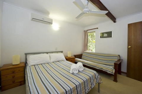 Magnetic Island Holiday House - Geraldton Accommodation 4