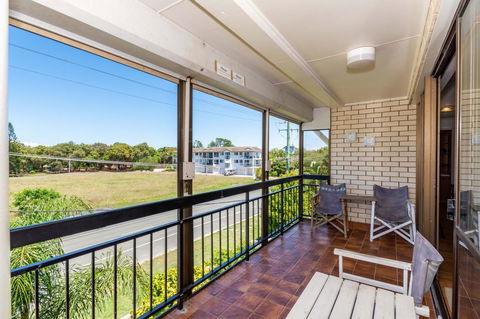 Spacious Unit Overlooking Moreton Bay - Boyd St, Woorim - Geraldton Accommodation 0