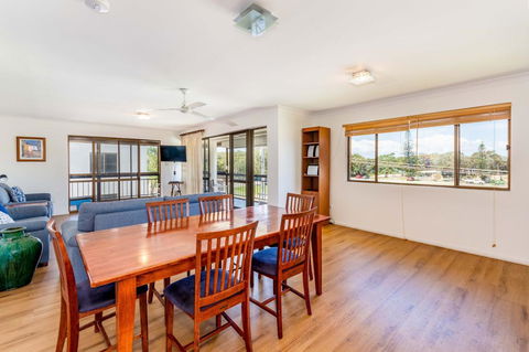 Spacious Unit Overlooking Moreton Bay - Boyd St, Woorim - Geraldton Accommodation 7