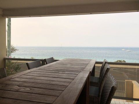 'Mooring Two Upstairs', 23 Shoal Bay Rd - Stunning Views, WIFI, Air Conditioning And Boat Parking - Geraldton Accommodation 1