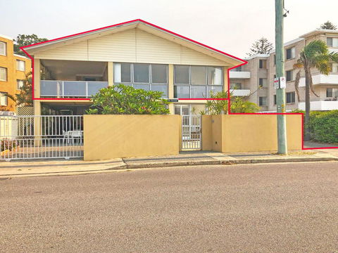 'Mooring Two Upstairs', 23 Shoal Bay Rd - Stunning Views, WIFI, Air Conditioning And Boat Parking - Geraldton Accommodation 0