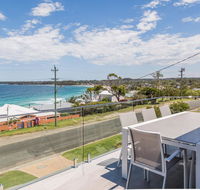 'Salt  Light' Mollymook - Geraldton Accommodation