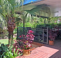 'Sandy Palms' 28 Moorooba Cr - Beautiful Home with Wifi Air-con and Boat Parking - Geraldton Accommodation