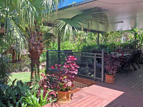 'Sandy Palms' 28 Moorooba Cr - Beautiful Home With Wifi, Air-con And Boat Parking - Geraldton Accommodation 0