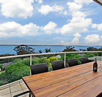 'The Bay' 25 Wallawa Rd - huge home with aircon spectacular views  chromecast - Geraldton Accommodation