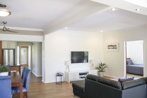 'Top Tier' Dog Friendly Holiday Home - Geraldton Accommodation 3