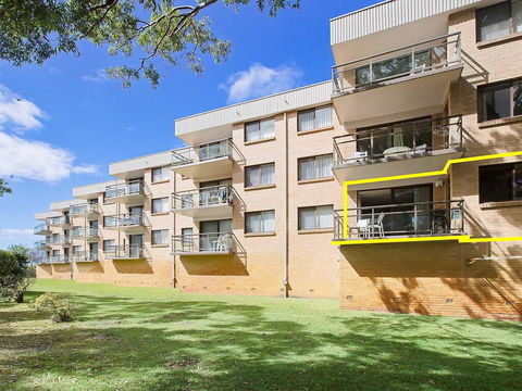 1 'Intrepid', 3 Intrepid Close - Amazing Views Of Shoal Bay, Only 100m From The Beach - Geraldton Accommodation 3