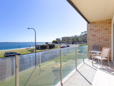 1 'Little Hut', 20 Kurrawa Close - Spectacular Water Views, NBN & Air Conditioned - Geraldton Accommodation 0