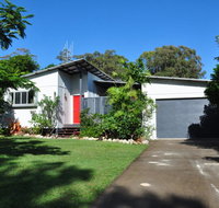 10 Double Island Drive - Modern family home centrally located swimming pool  outdoor area - Geraldton Accommodation