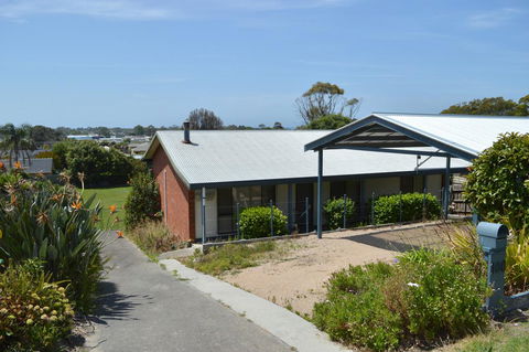 100 On Myer - Geraldton Accommodation 0