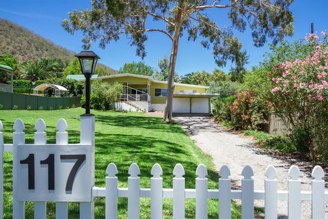 117 Fitzroy Street - Geraldton Accommodation 0