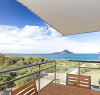 12 'Intrepid' 3 Intrepid Close - right on the beachfront - Geraldton Accommodation