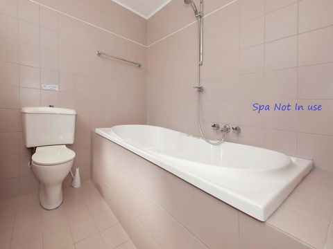 12 'Le Vogue', 16 Magnus St - Sensational Water Views, Lift, Pool & Tennis Court - Geraldton Accommodation 3