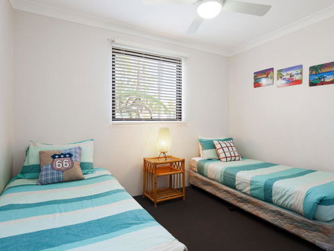 13 'Carindale', 19 Dowling Street - Large Ground Floor Unit With Pool & Tennis Court - Geraldton Accommodation 2