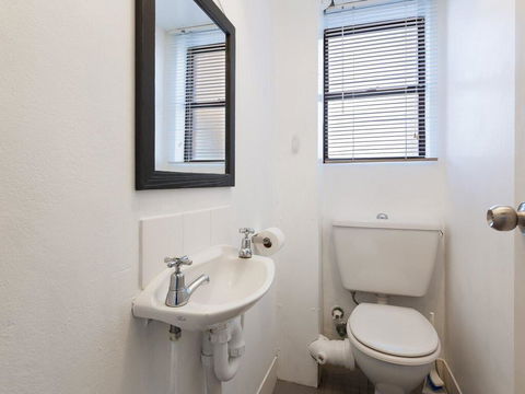 13 'INTREPID', 3 INTREPID CL - FANTASTIC UNIT WITH STUNNING WATER VIEWS - Geraldton Accommodation 3