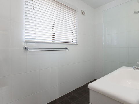 13 'INTREPID', 3 INTREPID CL - FANTASTIC UNIT WITH STUNNING WATER VIEWS - Geraldton Accommodation 2