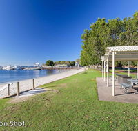 14 'The Commodore' 9-11 Donald Street- unit in the heart of town with views  WIFI - Geraldton Accommodation
