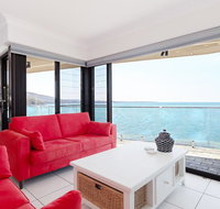 2 'Lanimer' 14 Mitchell Street - beautiful waterfront property with spectacular views