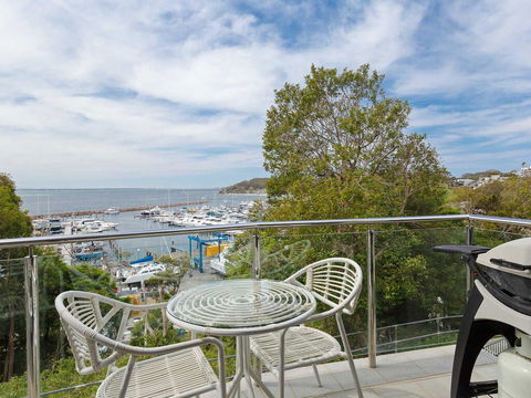 2 'Paradiso', 4 Laman Street - Beautiful Unit With Stunning Water Views & Pool - Geraldton Accommodation 1